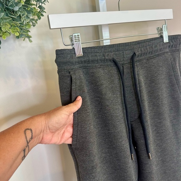 American Eagle Men’s Jogger Sweatpants in Charcoal Gray Size Small - Picture 2 of 10